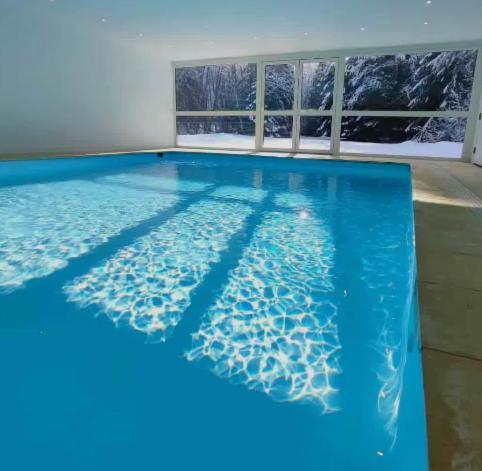 Ski Aux Pieds Et Pieds Dans L'Eau Les Contamines-Montjoie Exterior foto